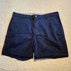 Old Navy men's size 40 blue with white polka dots, 5 pocket, stretch VGUC